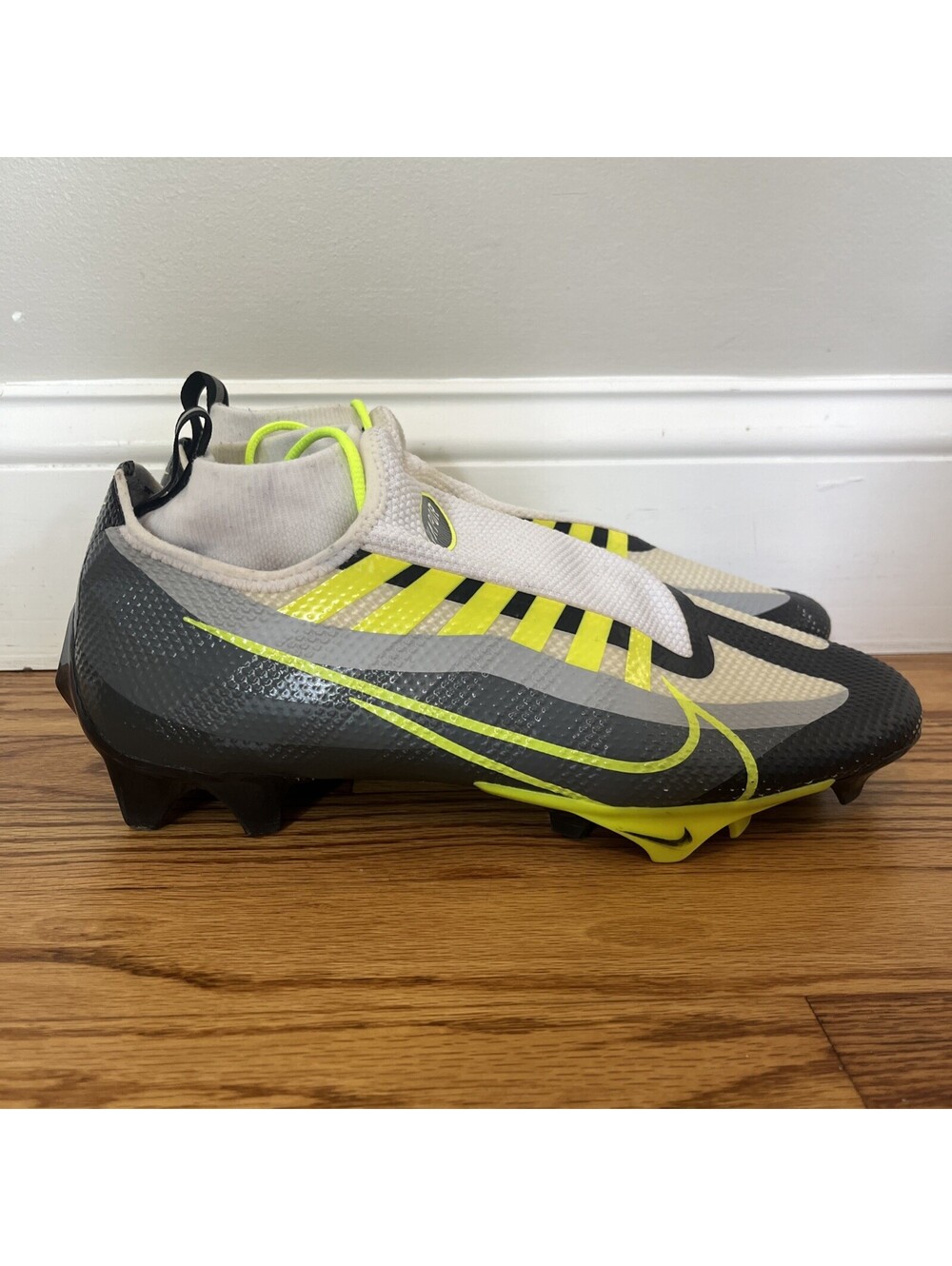 Nike Vapor Edge Ghost Lace Pro 360 Football Cleats Gray Volt Size 9.5